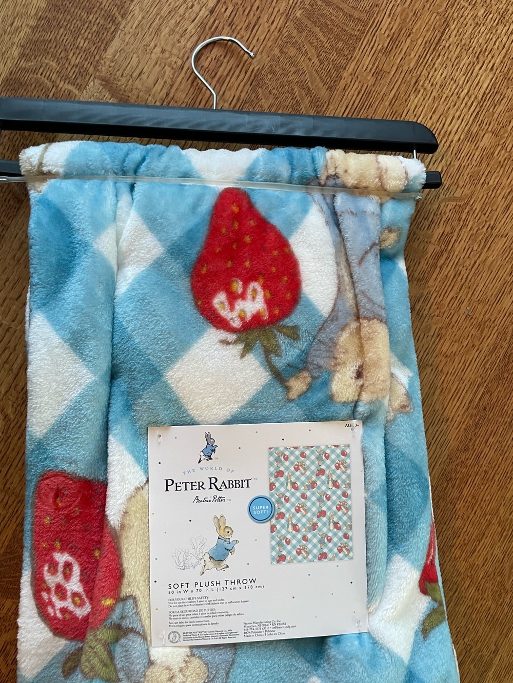 Peter Rabbit Beatrix Potter Strawberry Soft Plush Throw Blanket 50x70 Blue White - Picture 2 of 13
